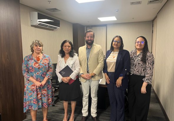 Reunião com a Desembargadora Anilcéia Machado, do Tribunal de Contas do Distrito Federal (TCDF), com o objetivo de buscar uma solução para o corte indevido da Gratificação de Desenvolvimento Socioeducativo (GDSE) dos aposentados e pensionistas da Carreira Socioeducativa do DF. Diretoria Executiva, SINDSSE